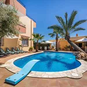 https://villa-palmera.ibizaislandhotels.net